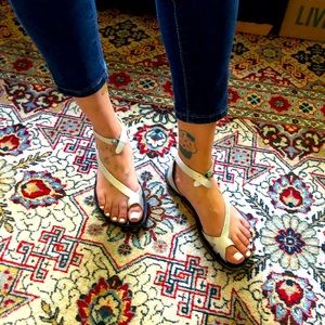 Cydwoq Women’s Silver Flat Sandal with Ankle Strap and Toe Strap